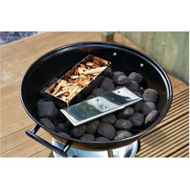 Deluxe BBQ Smoker Box Gift Set With 6 Woods image 5